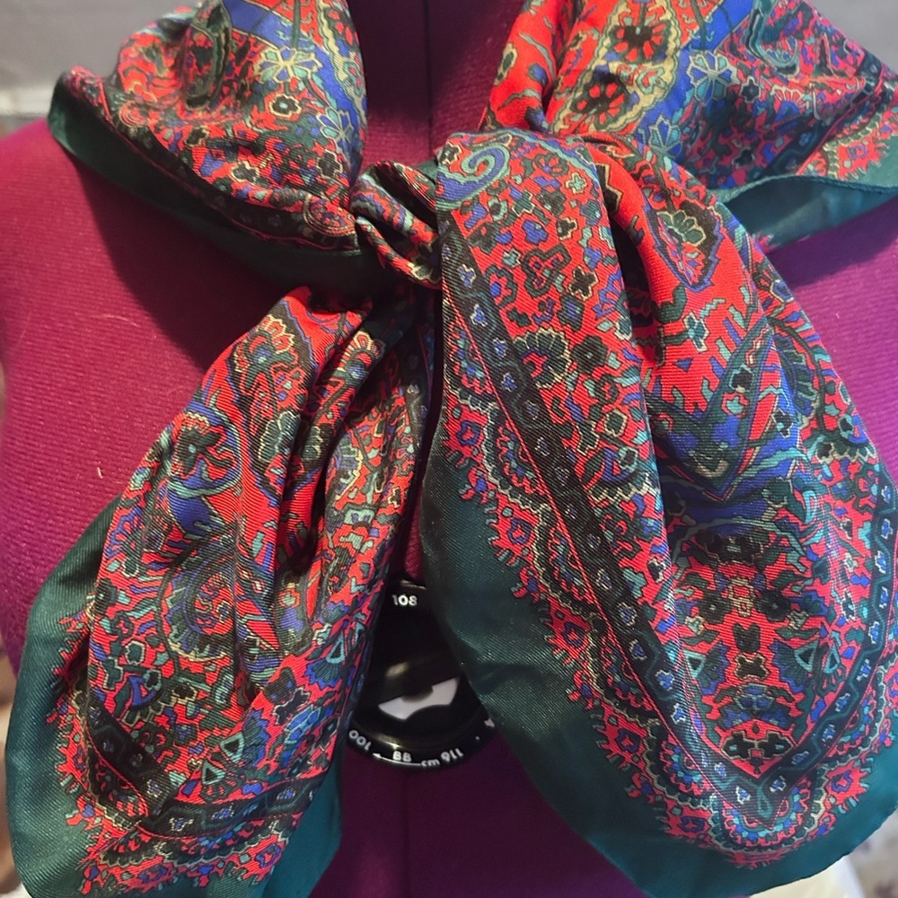 Elegant Paisley Scarf in Red and Green to add a touch of colour - preloved